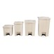 Conteneur à pédale Rubbermaid Step-On beige 87L