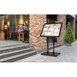 Porte-menu à LED blanches en acier noir Securit 8xA4 avec poteau et socle