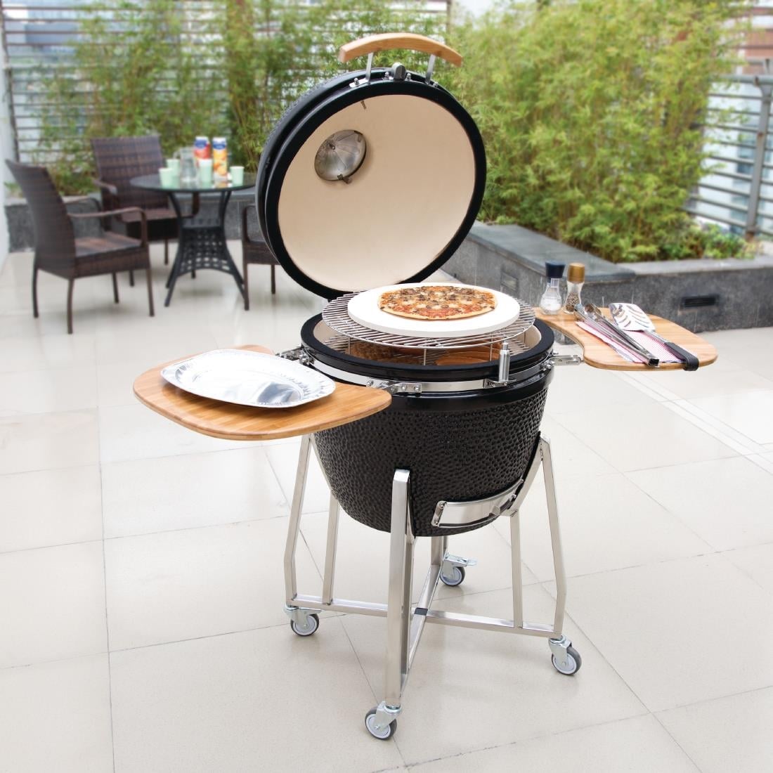 Barbecue kamado sur chariot avec tablettes Buffalo DR826