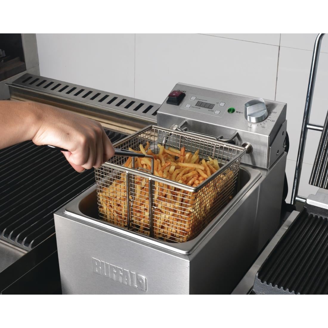 Friteuse simple avec minuterie Buffalo 5L 2,8kW FC258